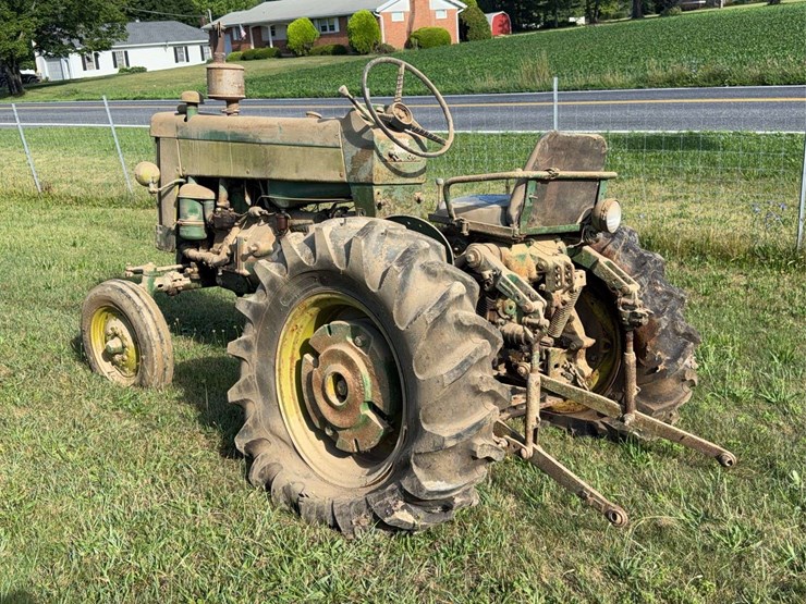 john-deere-330-image-3