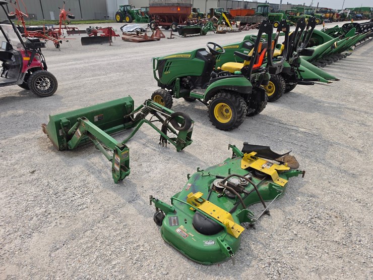 2016-john-deere-1025r-image-8