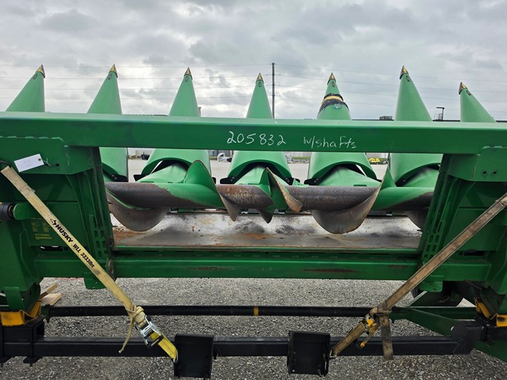 2010-john-deere-608c-image-8