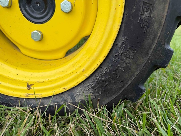 2025-john-deere-2025r-image-12