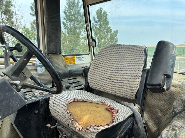 case-2390-tractor-image-8