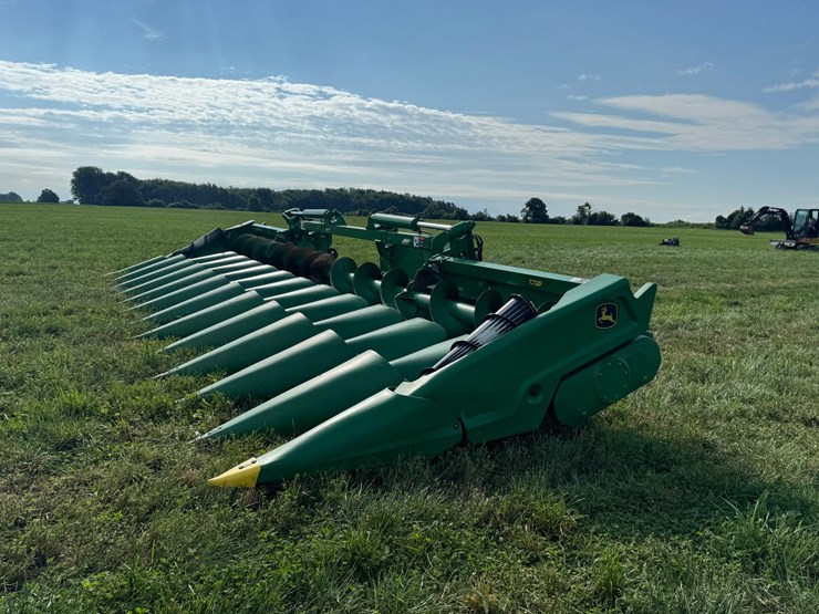 john-deere-c12f-image-2
