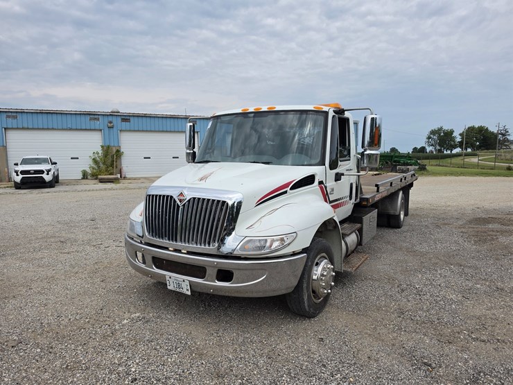 2002-international-durastar-4300-image-2