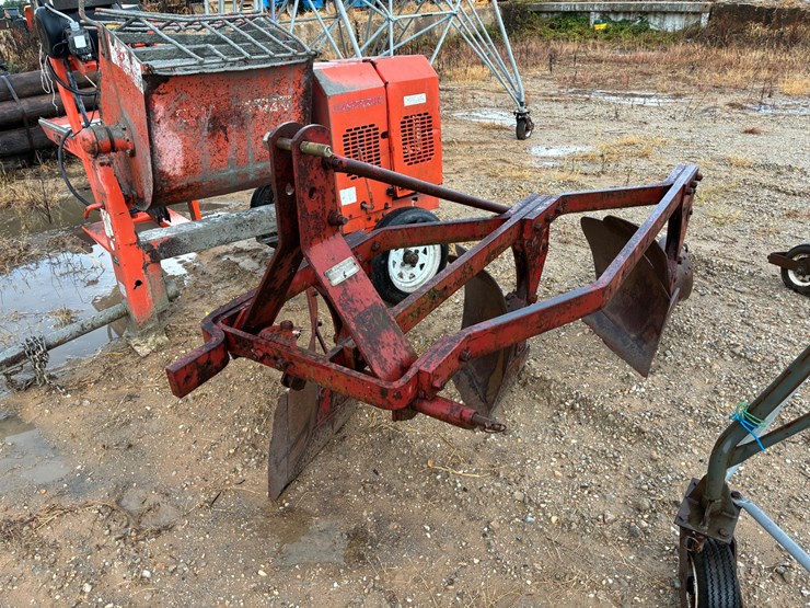 massey-ferguson-74-image-2