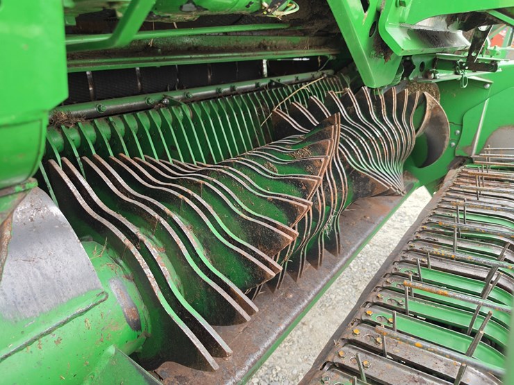 2019-john-deere-560m-image-4