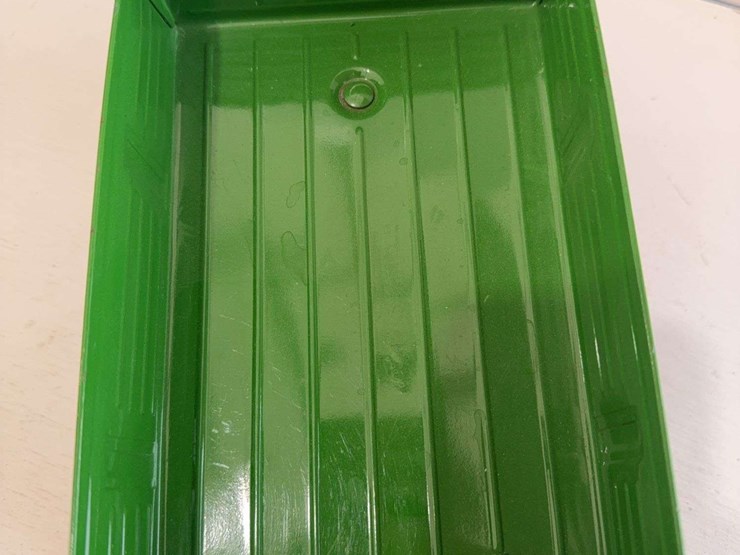 ertl-john-deere-barge-wagon,-die-cast-metal,-1/16-scale-image-4