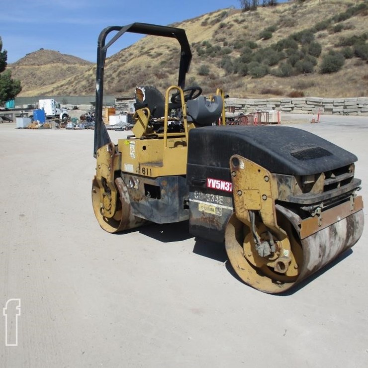 2005 CATERPILLAR CB-334E