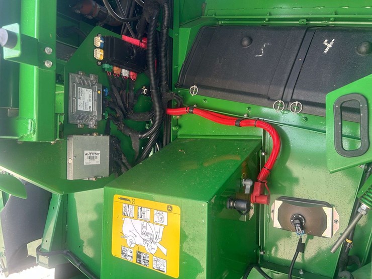 2011-john-deere-9770-sts-image-22