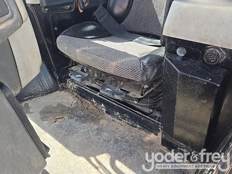 2018-caterpillar-d6n-lgp-image-55
