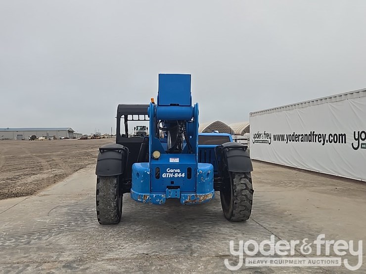 2018-genie-gth844-image-4