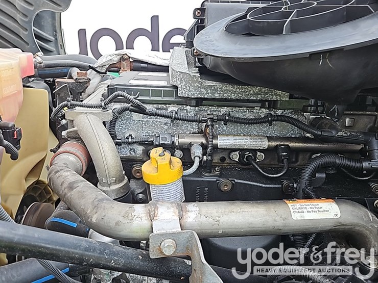 2019-freightliner-cascadia-125-image-25