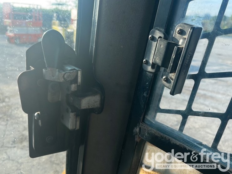 2021-caterpillar-236d3-image-33