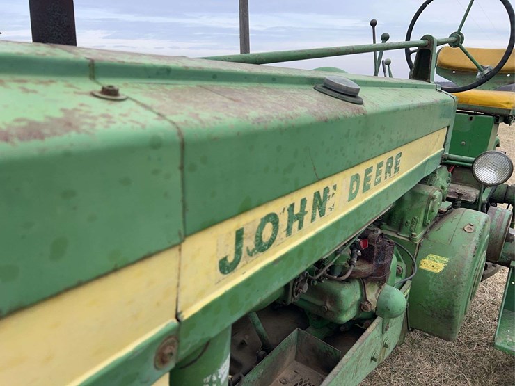 john-deere-520-image-13