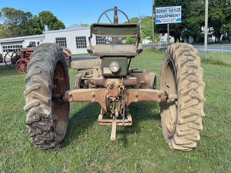 john-deere-model-b-image-4