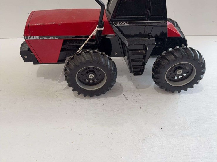 ertl-case-international-4994-toy-tractor,-die-cast-metal,-1/16-scale-image-1