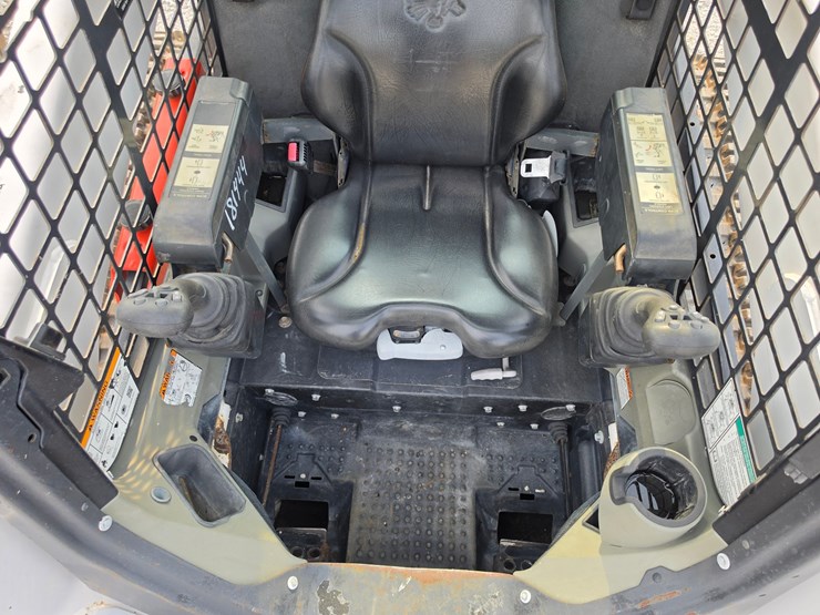 2021-bobcat-t740-image-9