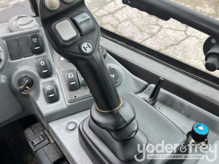 2021-volvo-l20h-image-31
