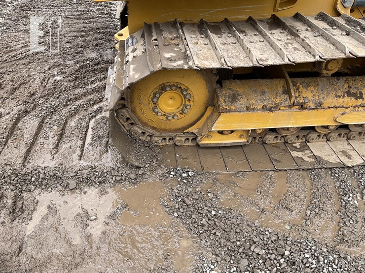 2021-deere-650k-lgp-image-10