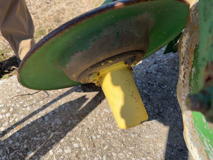 john-deere-three-point-two-bottom-plow-image-15