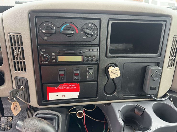 2009-international-durastar-4300-image-19