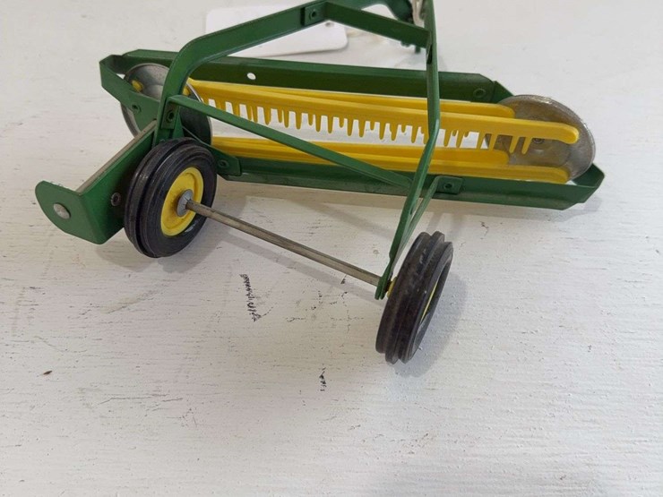 john-deere-rake,-1/16-scale-image-2