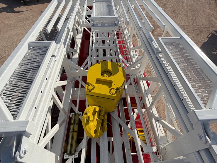 2014-service-king-675-dd-6-axle-well-service-rig,-109'x330k-#-mast-image-24