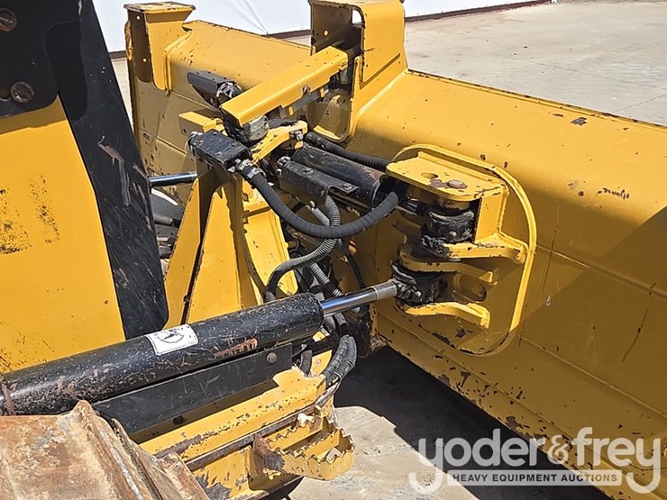 2019-caterpillar-d5k2-image-28