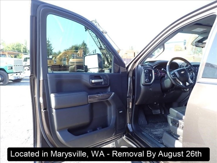 2020-chevrolet-3500-image-7