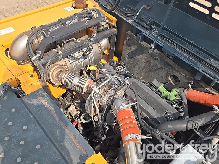 2018-hyundai-hx260l-image-57