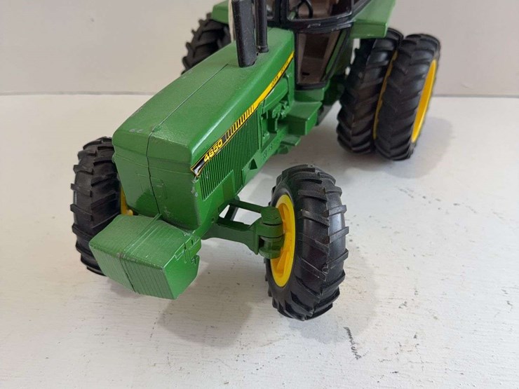 ertl-john-deere-4850-toy-tractor,-die-cast-metal,-1/16-scale-image-2