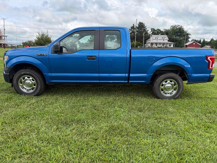 2015-ford-f150-xl-image-2
