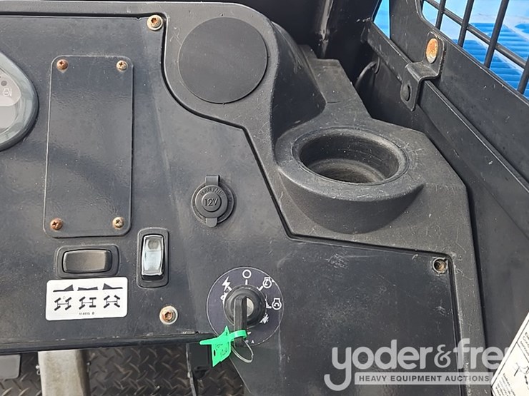 2018-genie-gth844-image-50