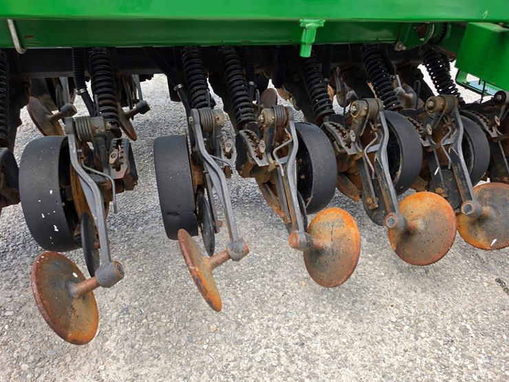 2009-john-deere-1590-image-10