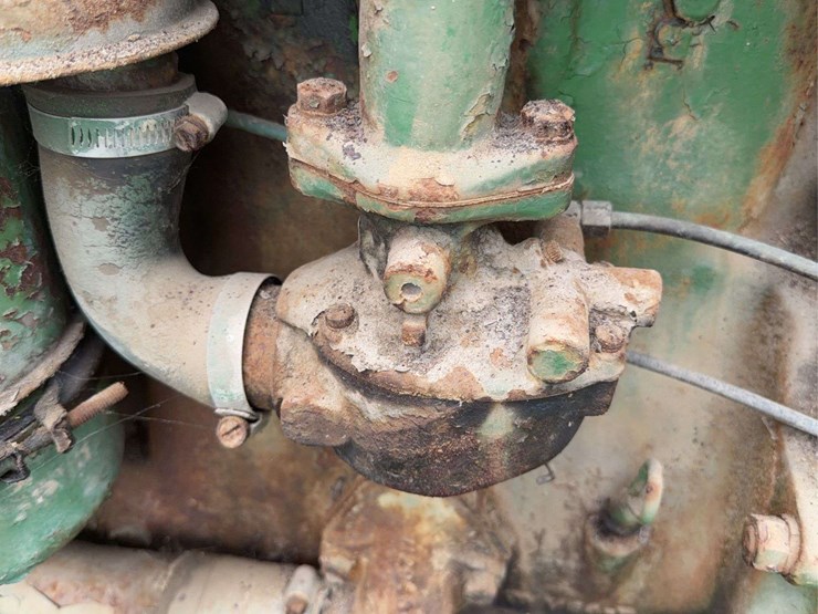john-deere-320-image-42