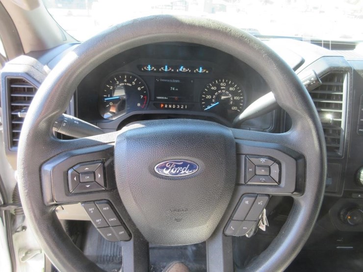 2016-ford-f150-xl-image-9