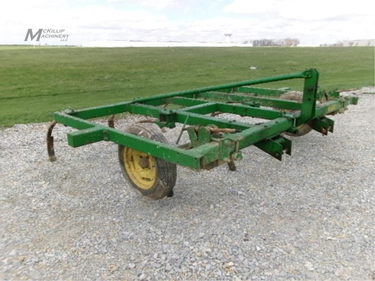 john-deere-100-image-3
