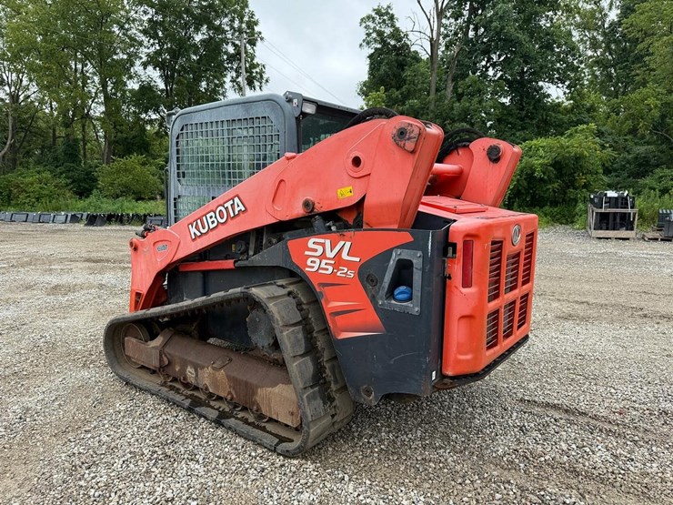 2017-kubota-svl95-2s-image-2