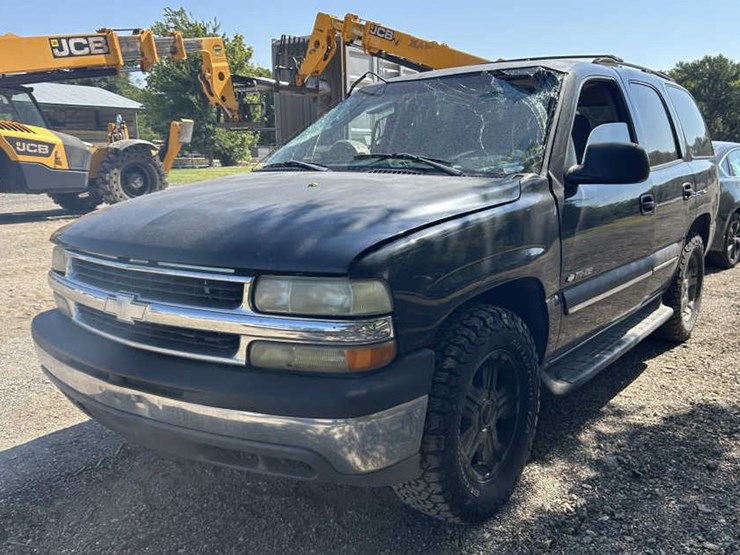 2003-chevrolet-tahoe-image-1
