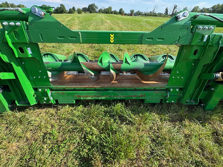john-deere-c12f-image-21