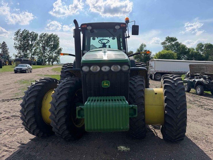 john-deere-8330-image-8