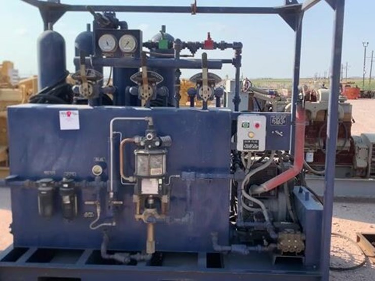 caterpillar-550-image-1