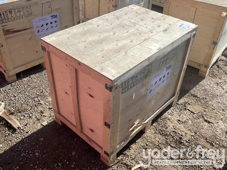 unused-tpm-5-pcs-bucket-teeth-w/bolts-and-nuts,-8"-bucket,-24"-bucket,-32"-bucket,-ripper,-rake,-quick-hitch,-8"-dia.-auger,-12"-dia.-auger-rod,-grabber-in-wooden-box-to-suit-0.8-1.4-ton-mini-excavators-image-2