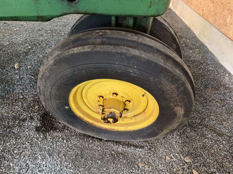 john-deere-70-image-17