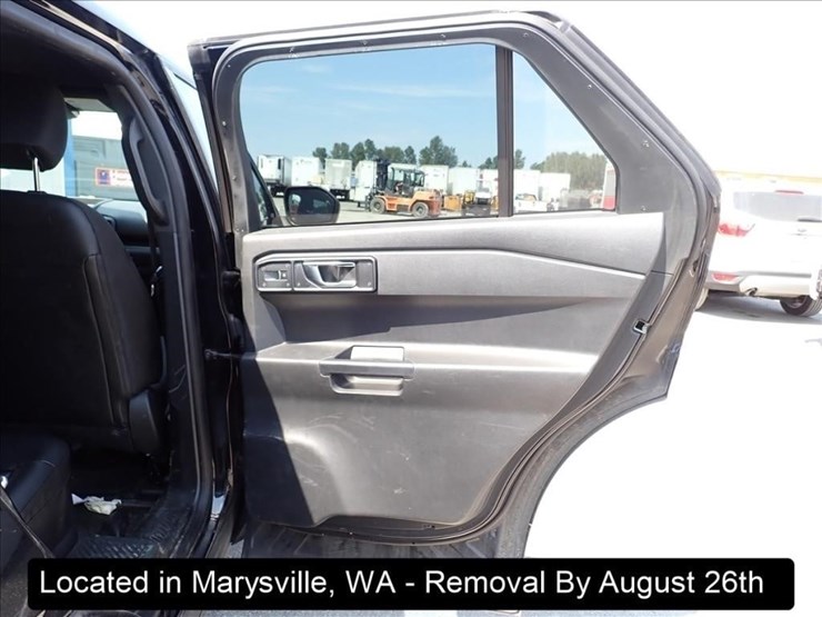 2021-ford-explorer-image-23