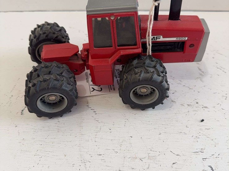 ertl-massey-ferguson-4900-toy-tractor,-die-cast-metal,-1/32-scale-image-1