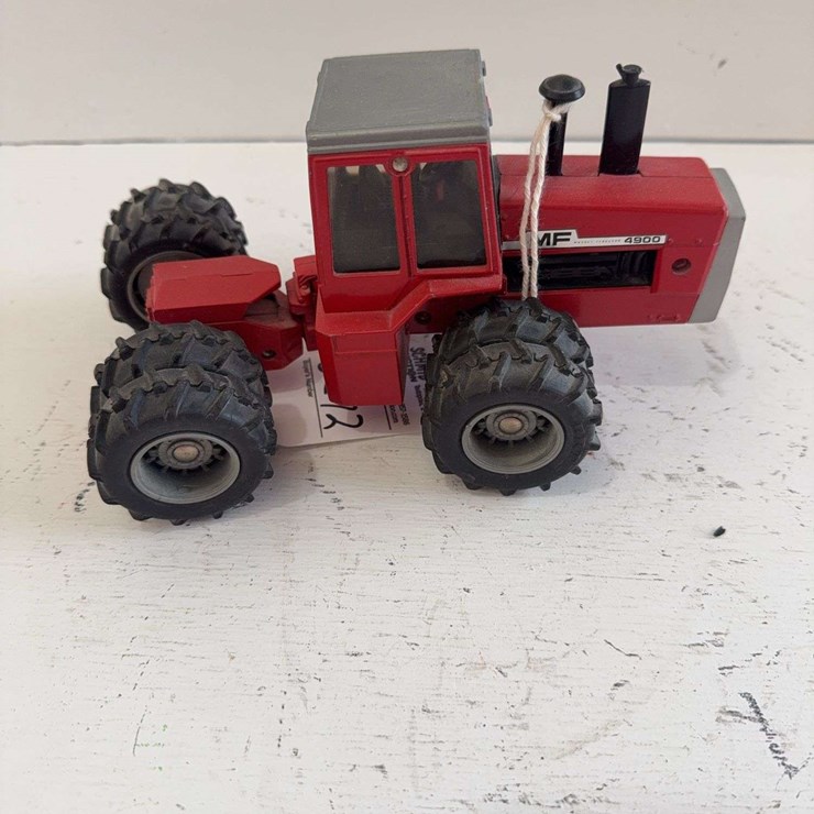 Ertl Massey Ferguson 4900 toy tractor, die-cast metal, 1/32 scale