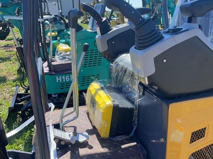 xz20r-mini-excavator-image-11