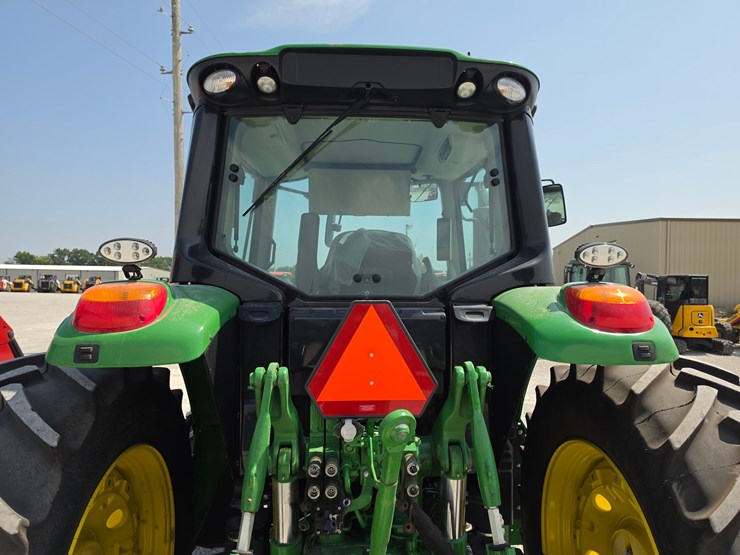 2023-john-deere-6155m-image-8