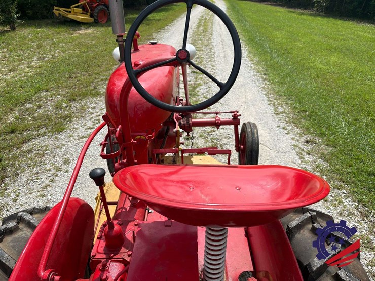 mccormick-farmall-cub-farm-tractor-image-32