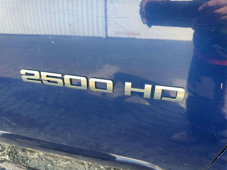 2013-chevrolet-silverado-2500hd-image-14